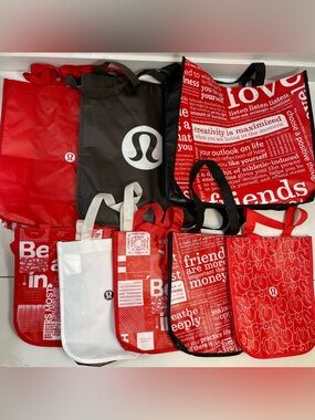 Bundle Lululemon shopping tote bags